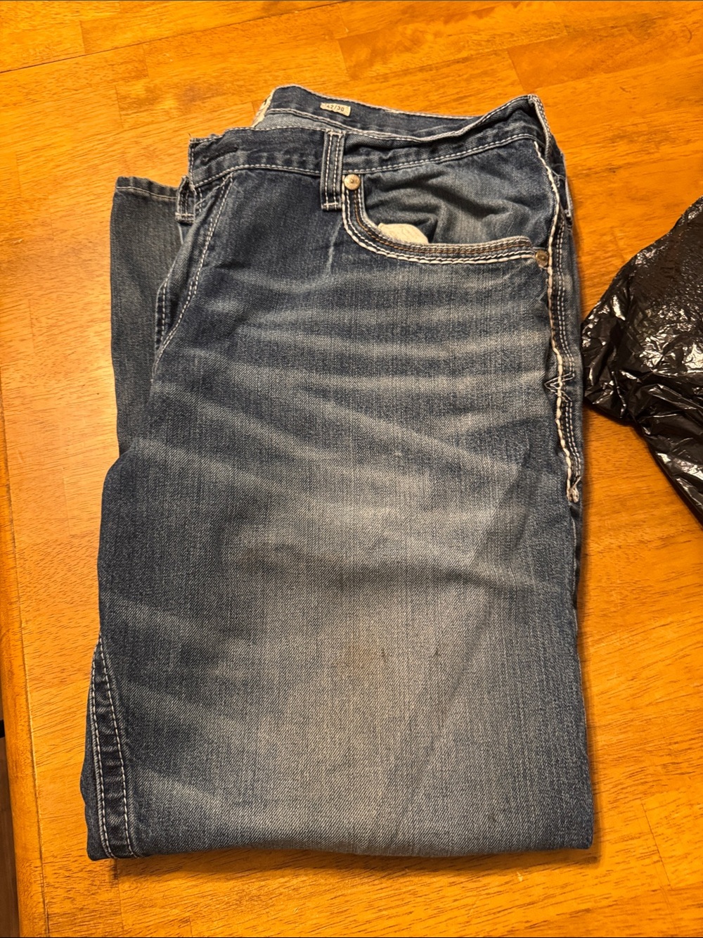 Worn Men's Ariat 42x30Blue Denim Jeans